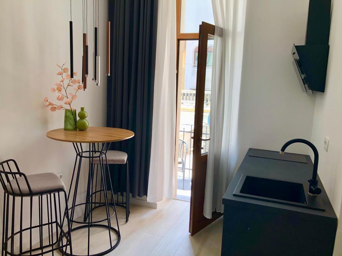 Hedone City Luxury Apartments With Free Parking 普拉 外观 照片
