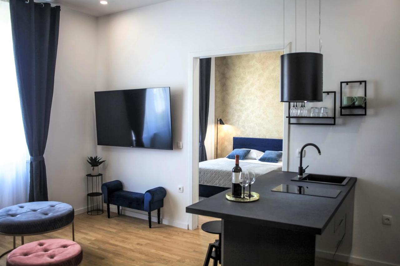 Hedone City Luxury Apartments With Free Parking 普拉 外观 照片