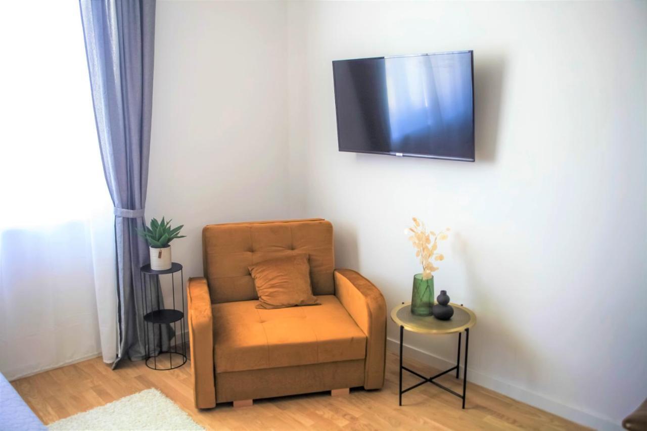Hedone City Luxury Apartments With Free Parking 普拉 外观 照片