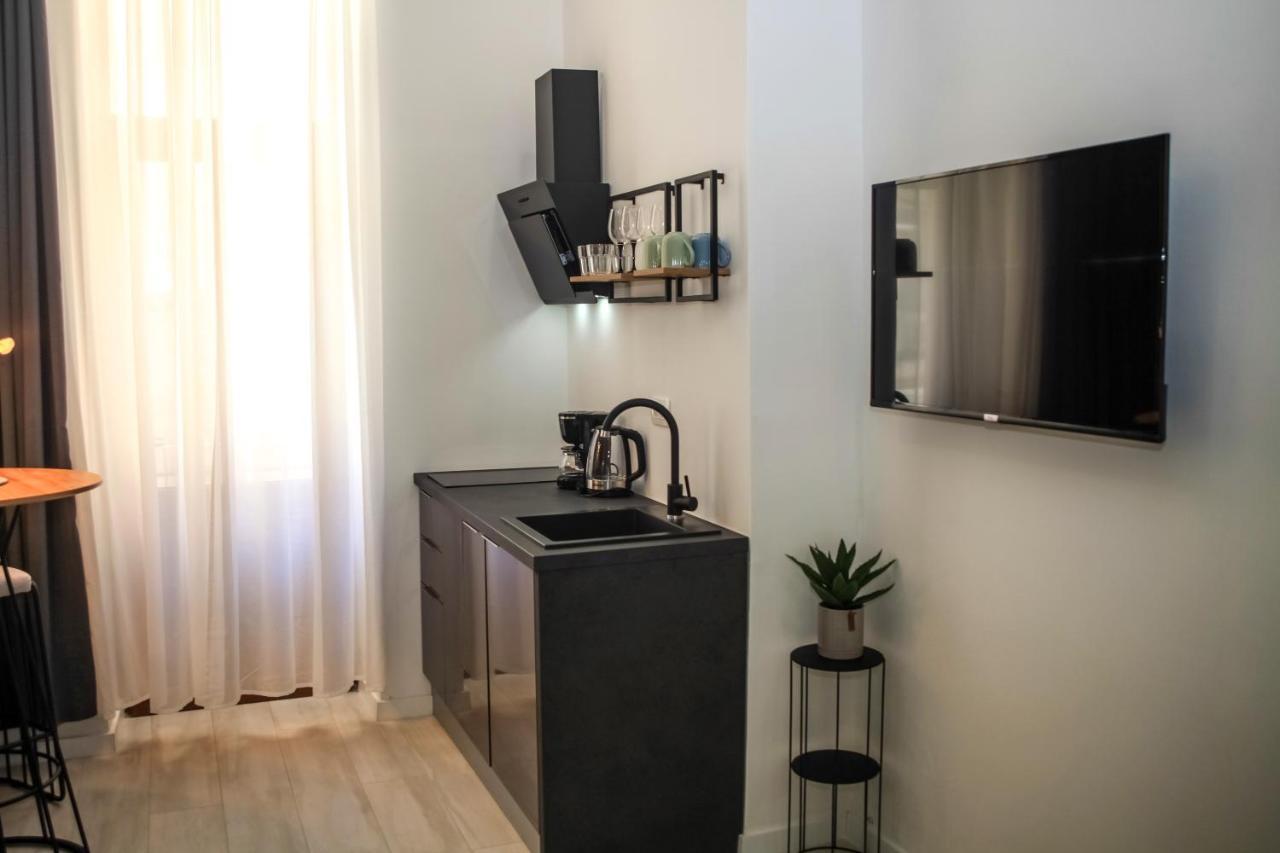 Hedone City Luxury Apartments With Free Parking 普拉 外观 照片