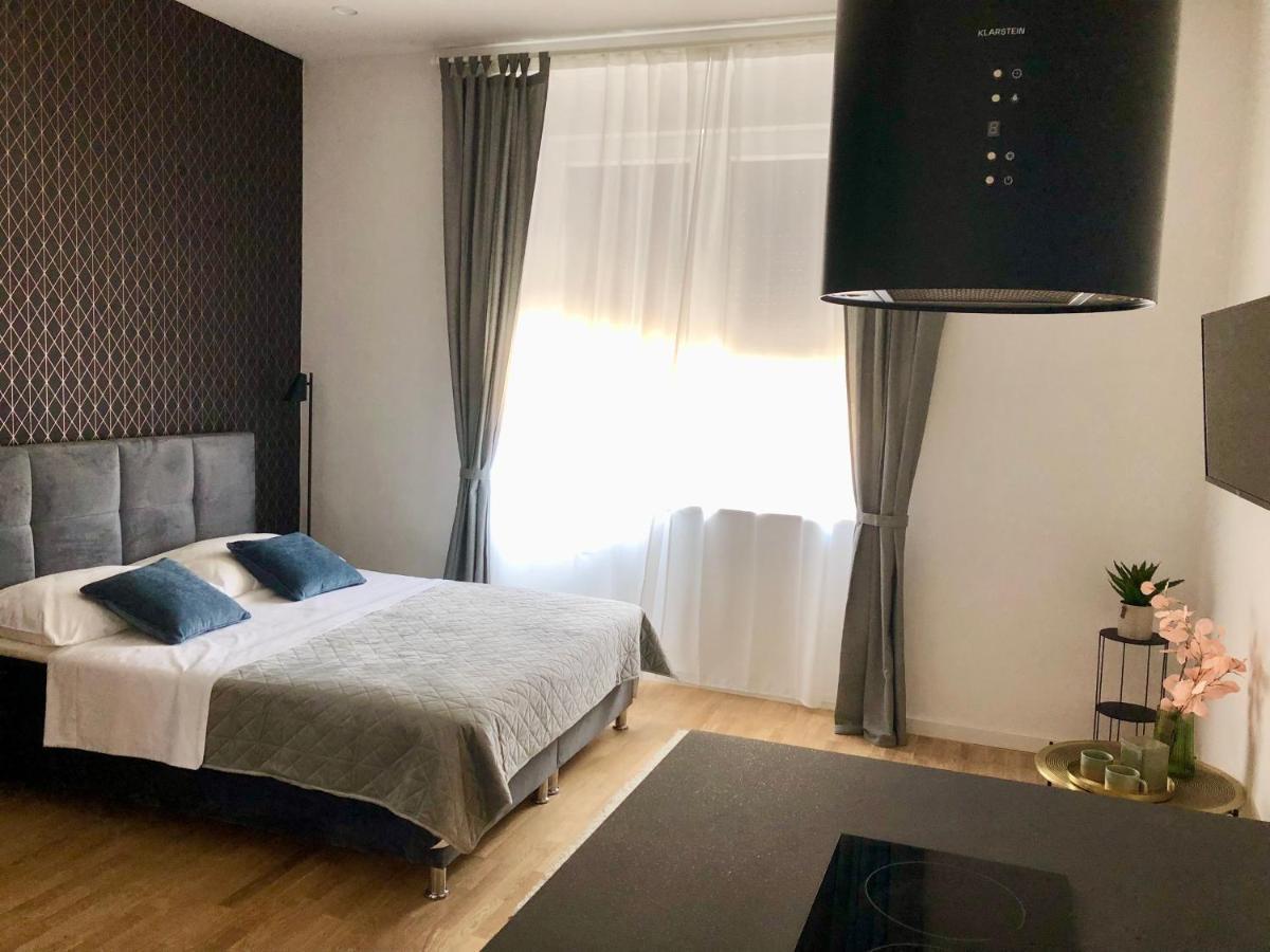 Hedone City Luxury Apartments With Free Parking 普拉 外观 照片