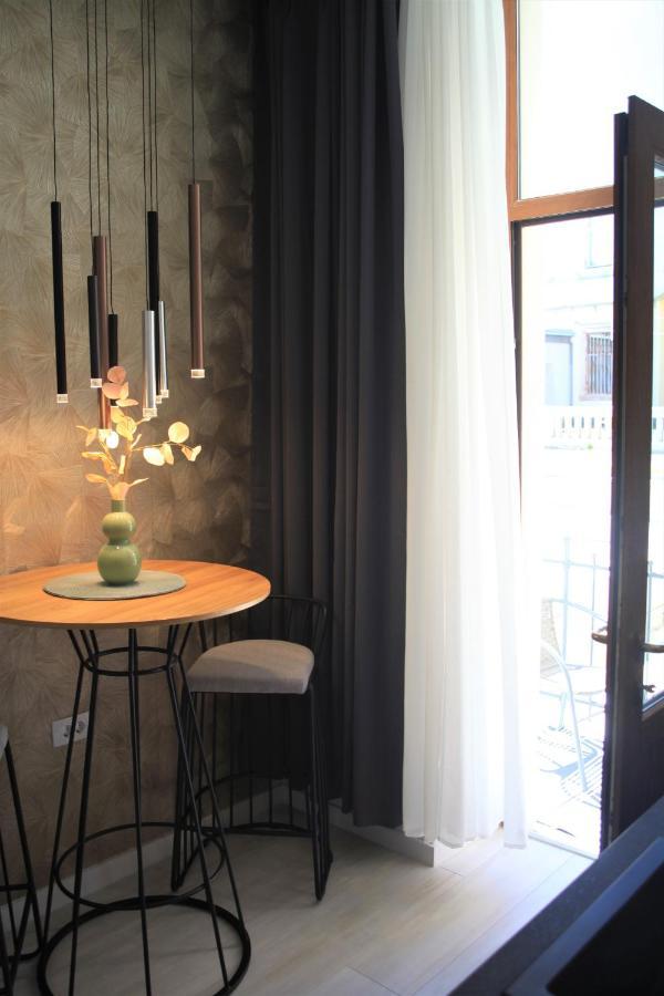 Hedone City Luxury Apartments With Free Parking 普拉 外观 照片