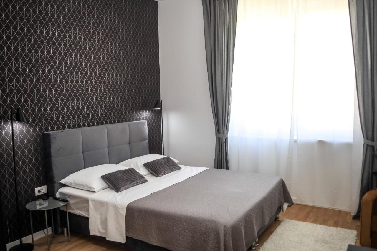 Hedone City Luxury Apartments With Free Parking 普拉 外观 照片