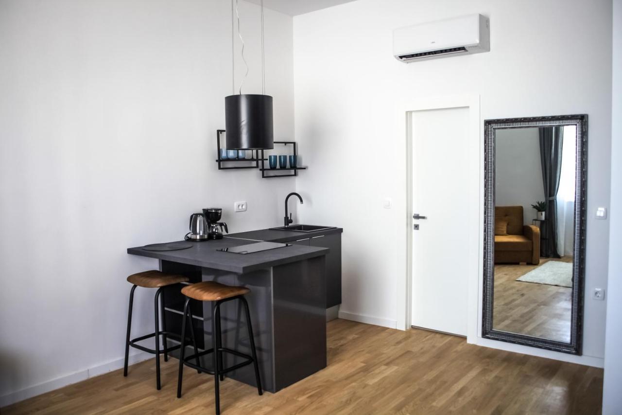 Hedone City Luxury Apartments With Free Parking 普拉 外观 照片